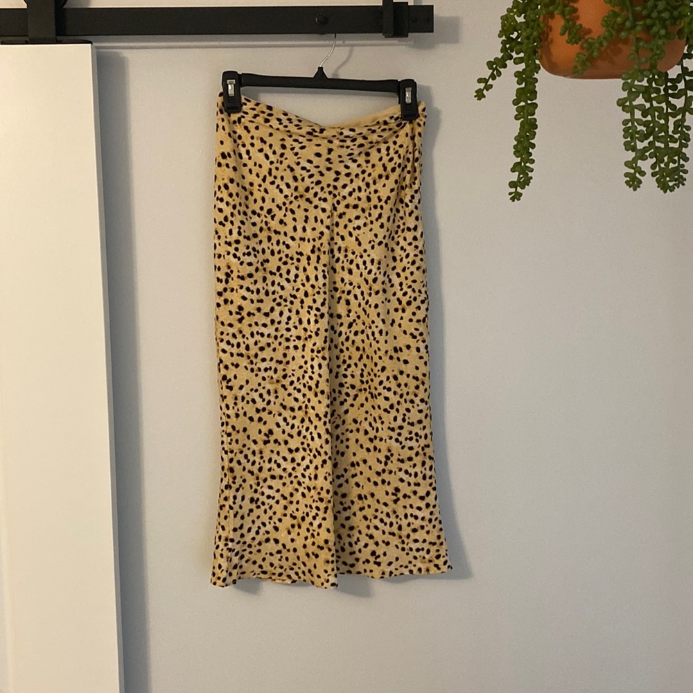 Leopard print midi skirt